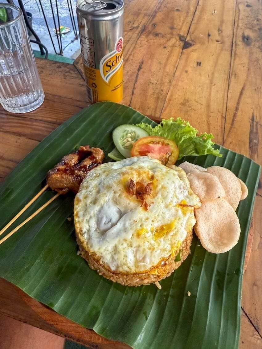 Nasi Goreng con Sate Ayam Ubud