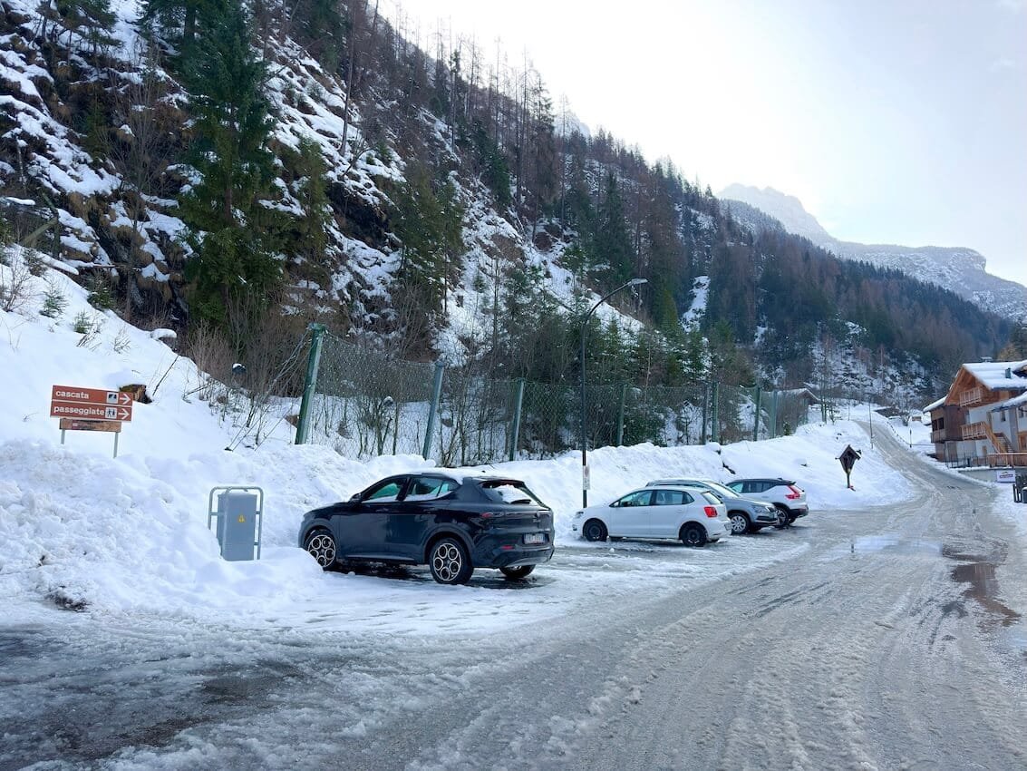 Parcheggio Sentiero Cascata Ru de Rialt
