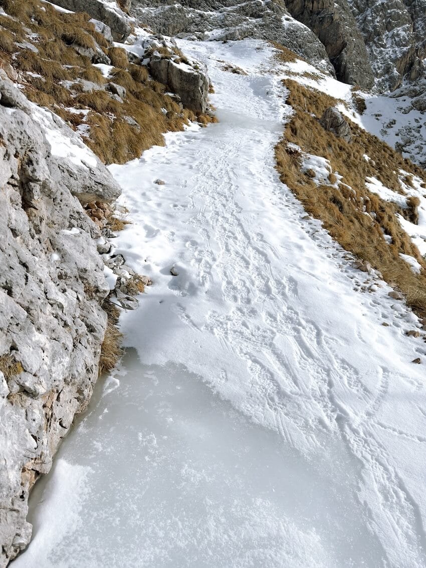 Porzioni Ghiacciate Sentiero 425 per il Rifugio Averau