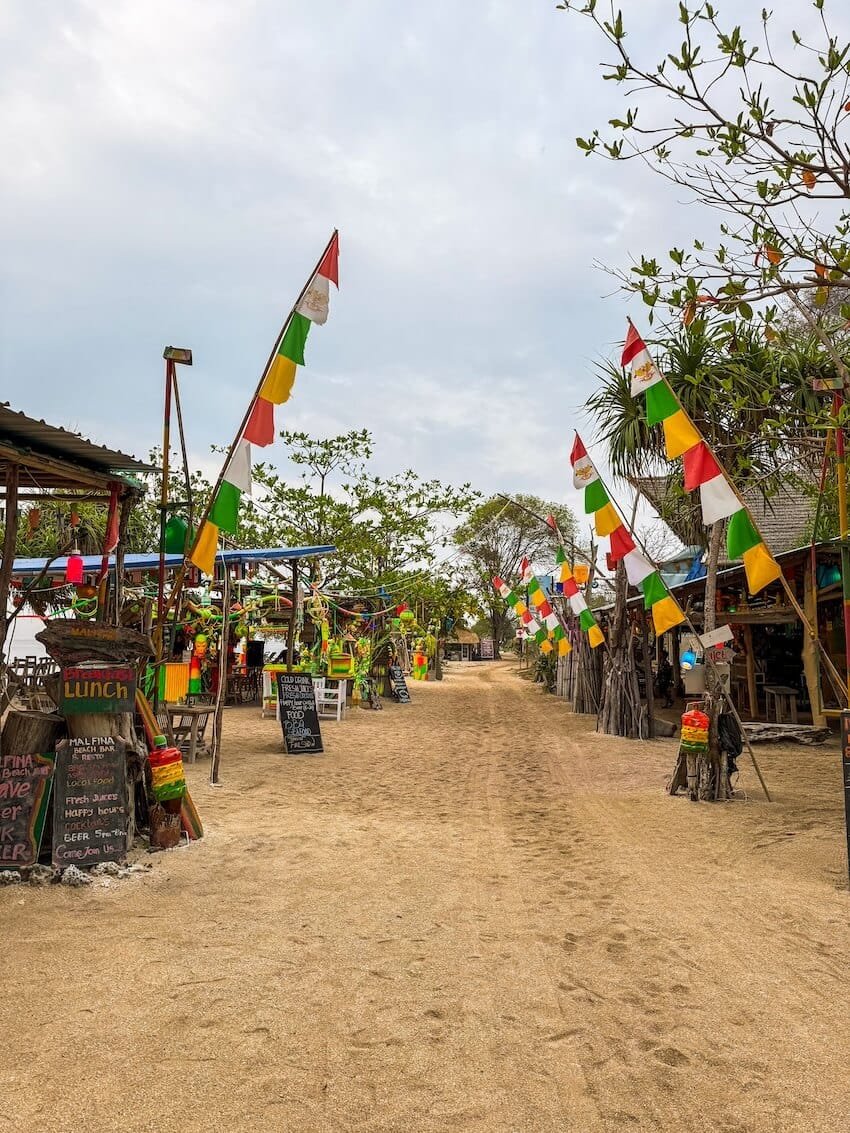 Strada Perimetro Gili Meno