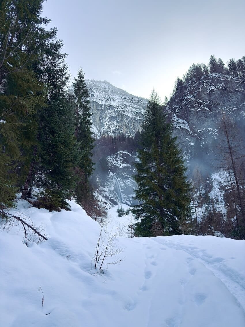 Vista da Lontano Cascata Ru de Rialt
