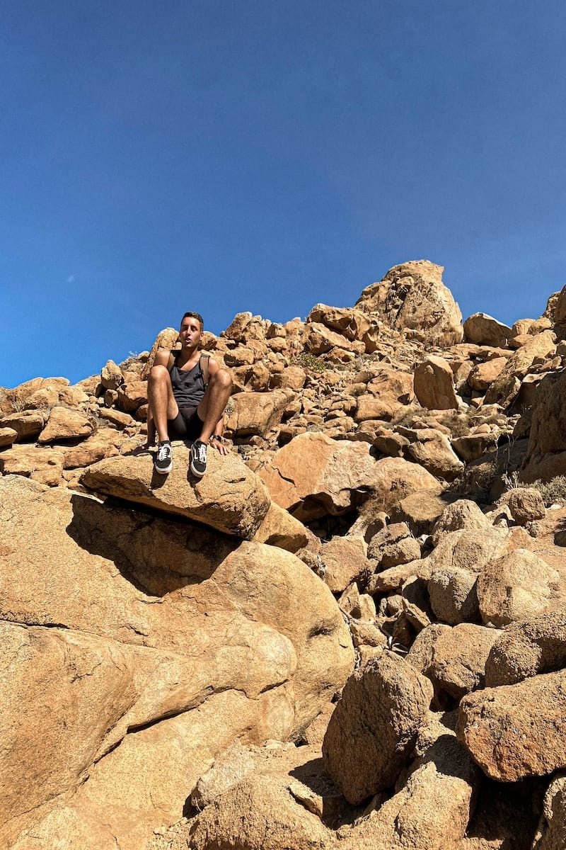 Pal perso tra le rocce